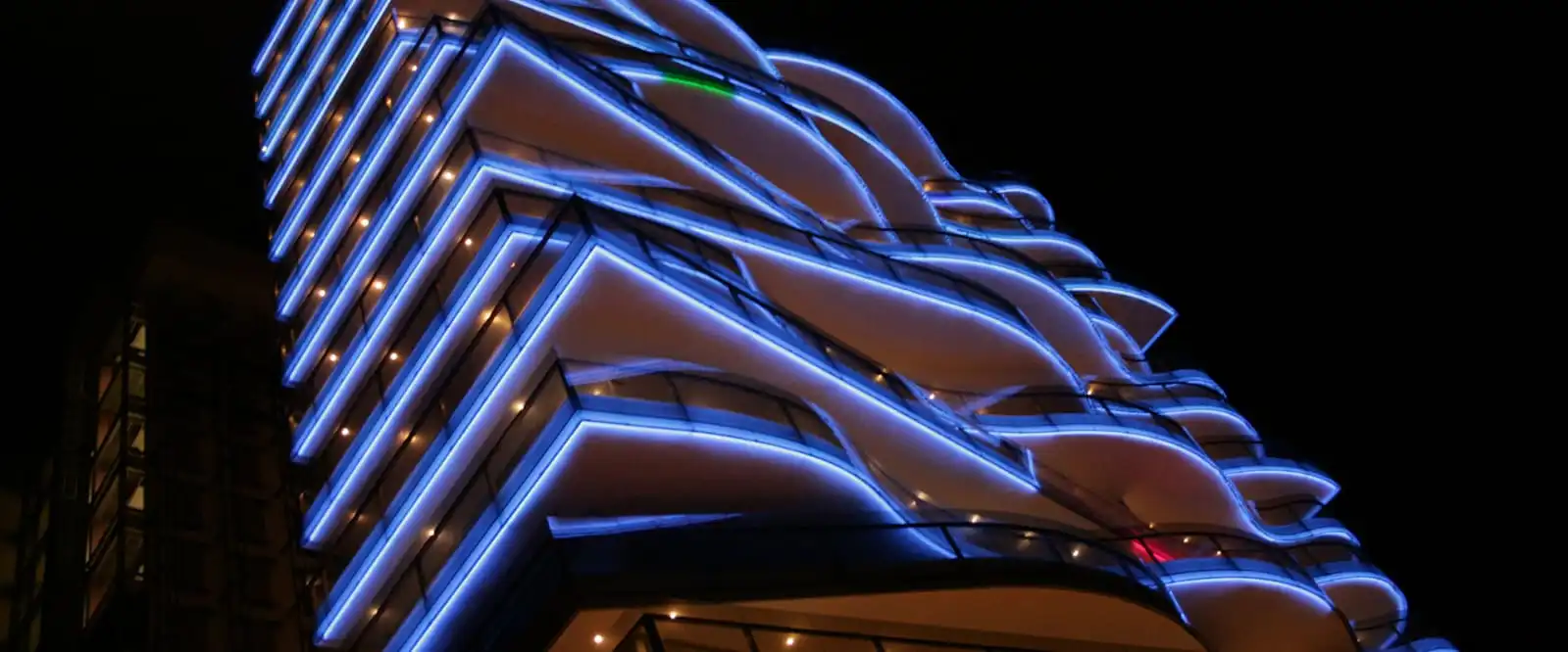 Facade Lighting IP65 LED Neon Flex – Modern Architectural Strip Light - Image 4